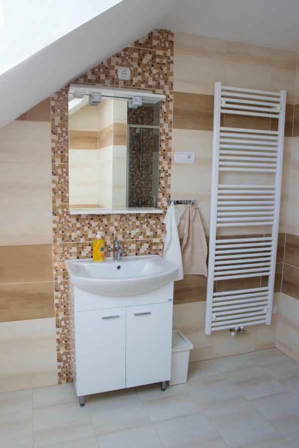 Apartman U Fuxu Zleby ภายนอก รูปภาพ