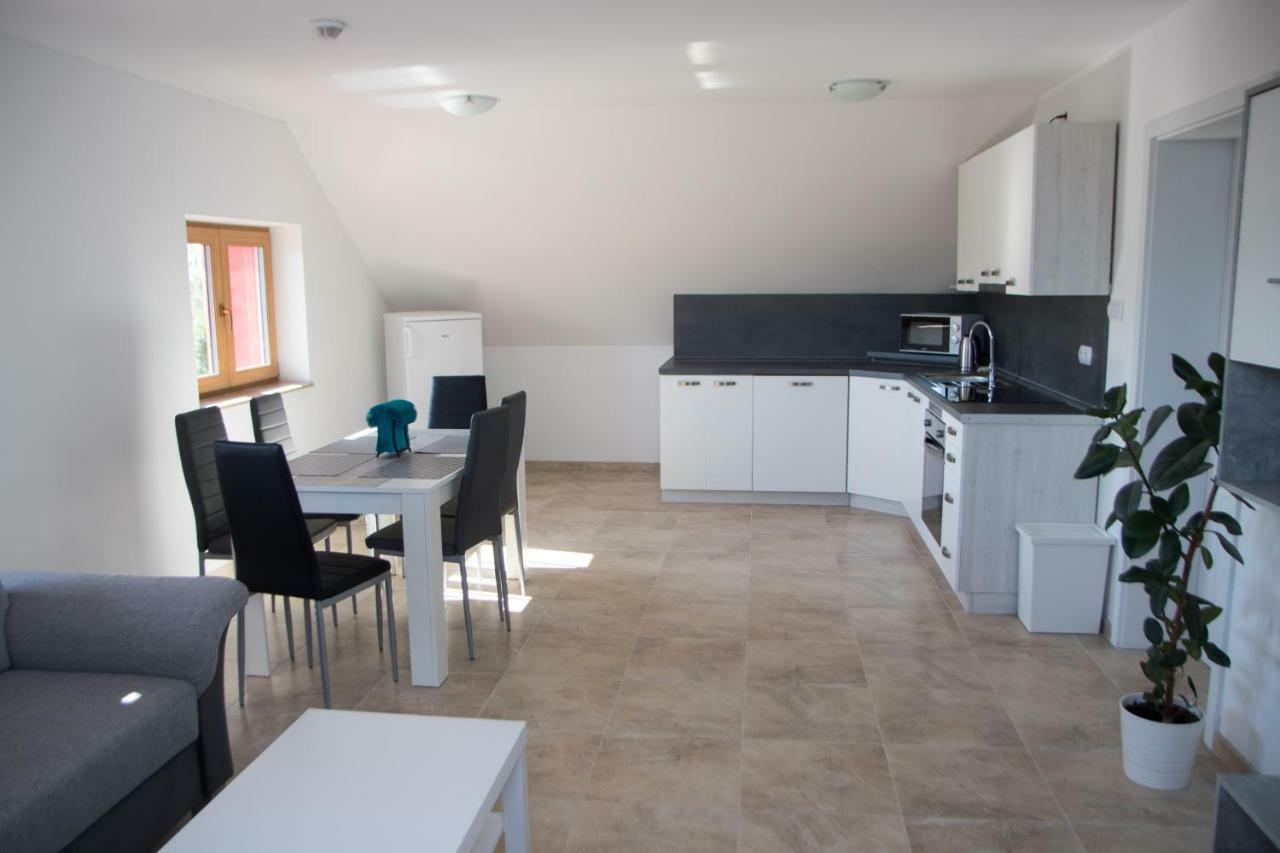Apartman U Fuxu Zleby ภายนอก รูปภาพ